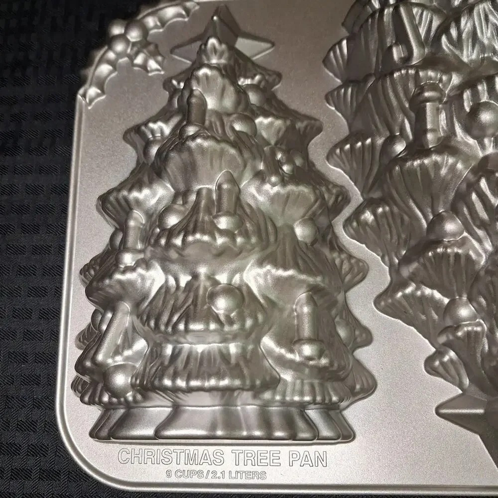 Nordic Ware Cast Aluminum Holiday Christmas Tree Double 9 Cup 3D Cake Pan Mold